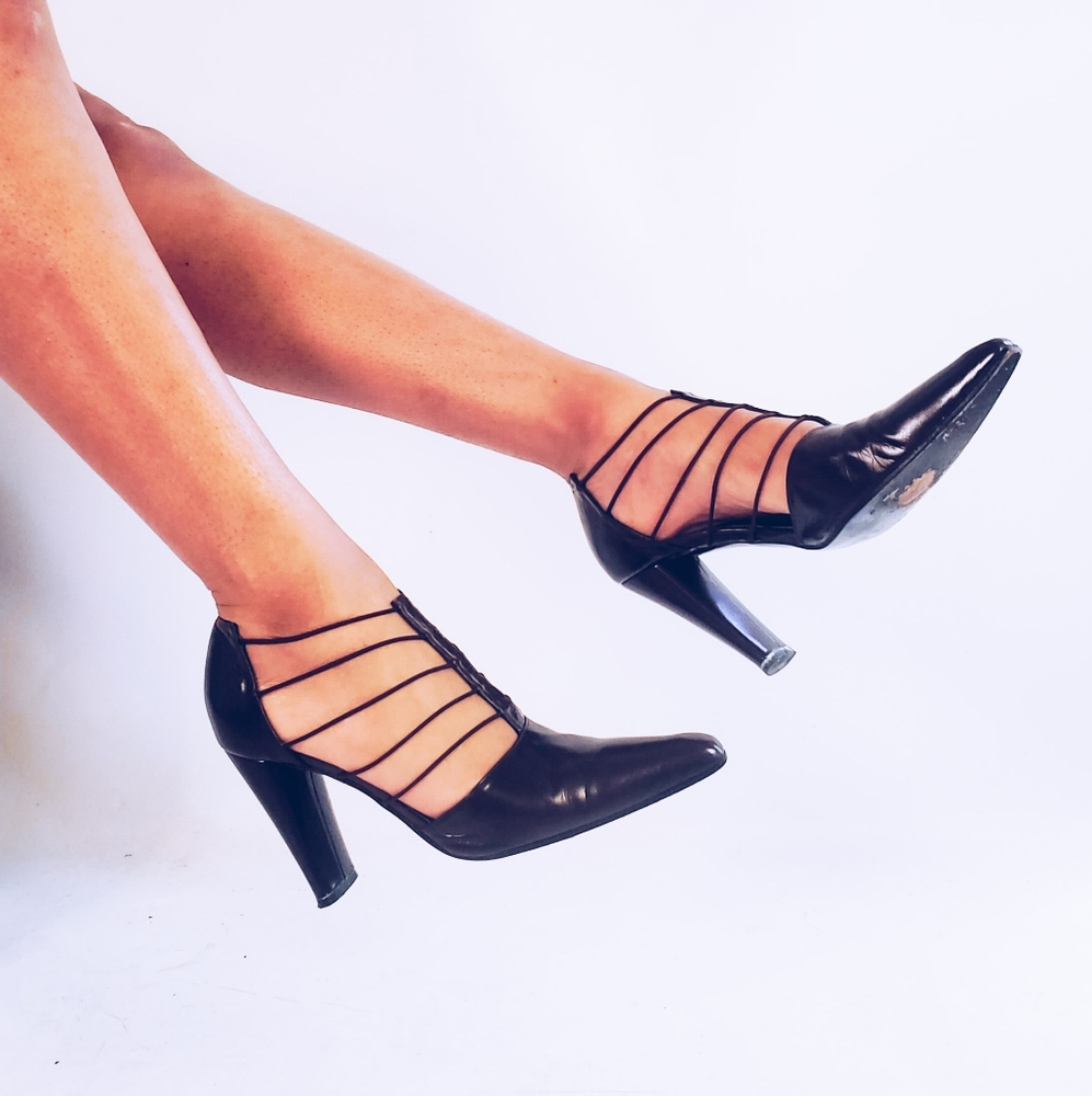 🚫SOLD🚫Vintage Strappy Pumps - Picture 4 of 6